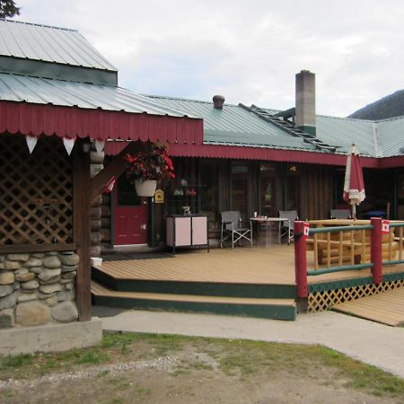 Summit River Lodge & Campsites Valemount Exterior photo