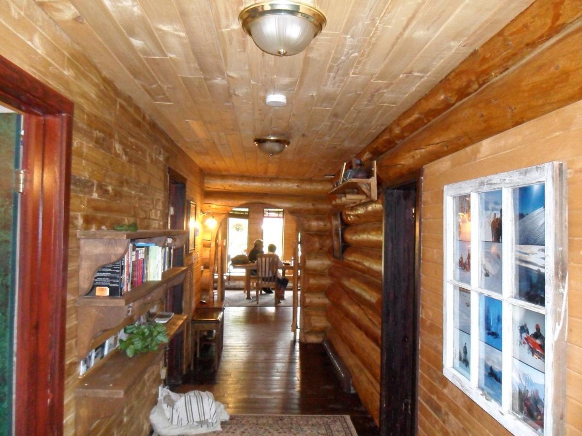 Summit River Lodge & Campsites Valemount Exterior photo