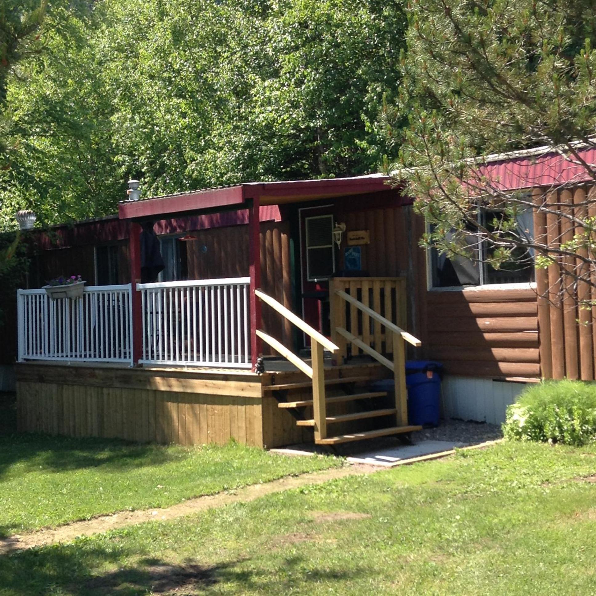 Summit River Lodge & Campsites Valemount Room photo